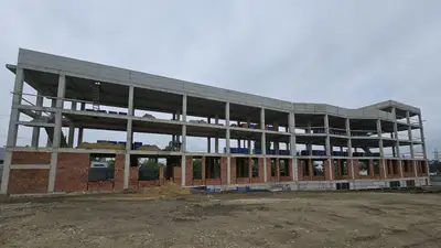 Centru comercial — com. Stăuceni, mun. Chișinău